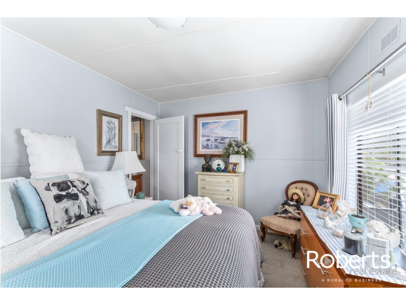 205 Paper Beach Rd, Swan Point TAS 7275