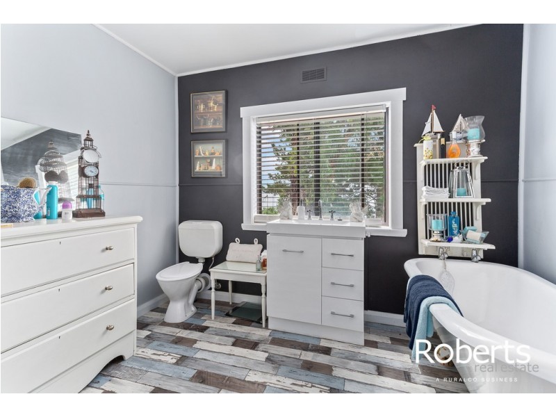 205 Paper Beach Rd, Swan Point TAS 7275