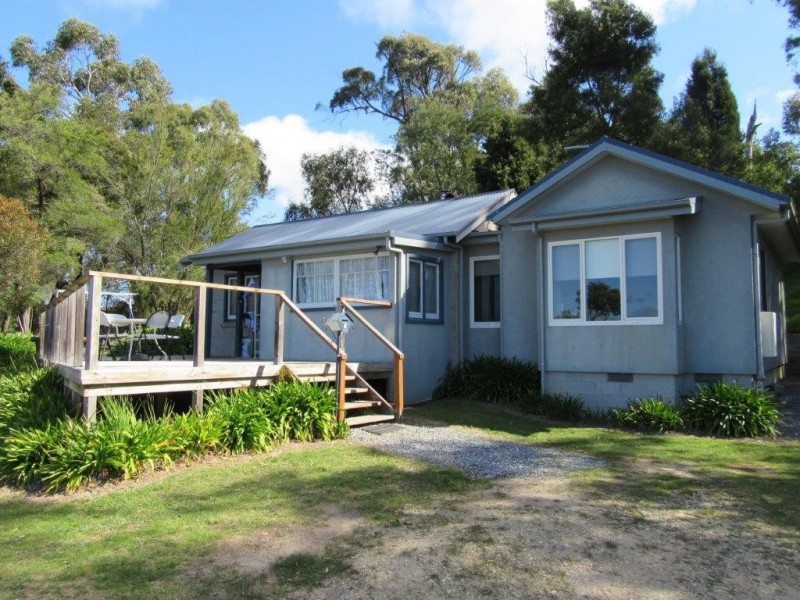 5 Kemps Parade, Beauty Point TAS 7270