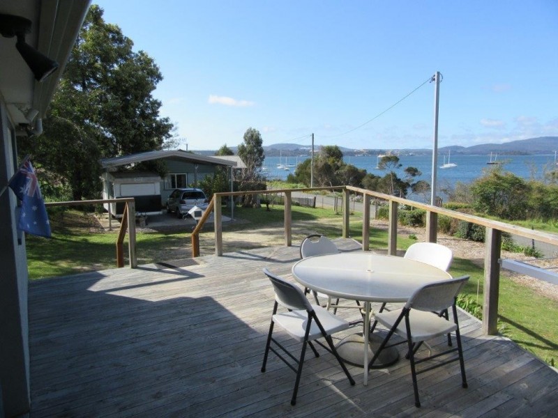 5 Kemps Parade, Beauty Point TAS 7270
