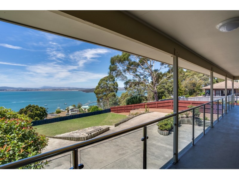 142 Oxford Street, Beauty Point TAS 7270