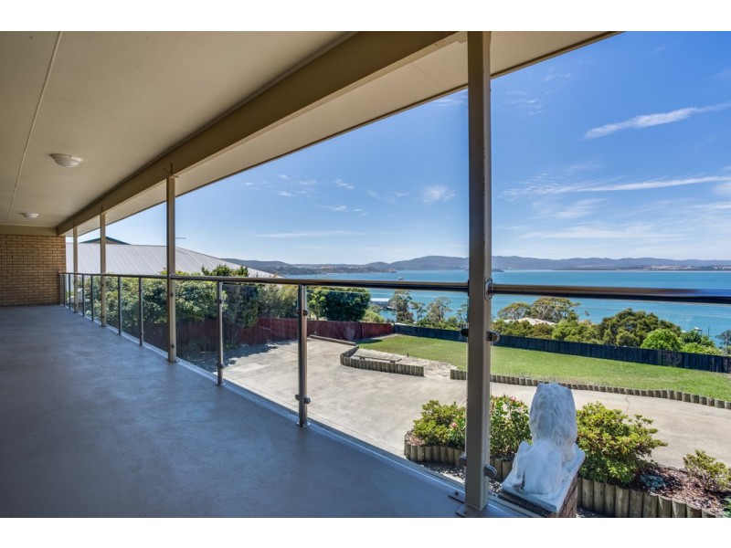 142 Oxford Street, Beauty Point TAS 7270