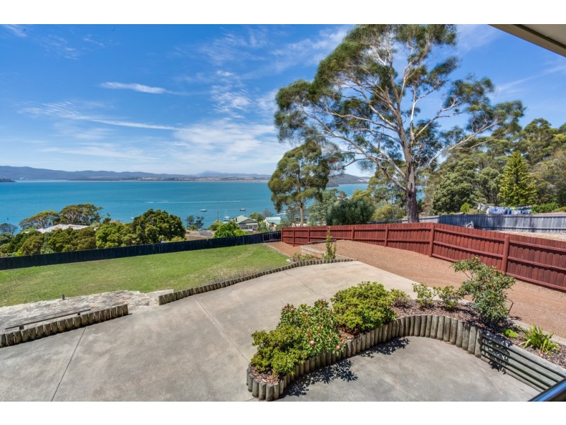 142 Oxford Street, Beauty Point TAS 7270