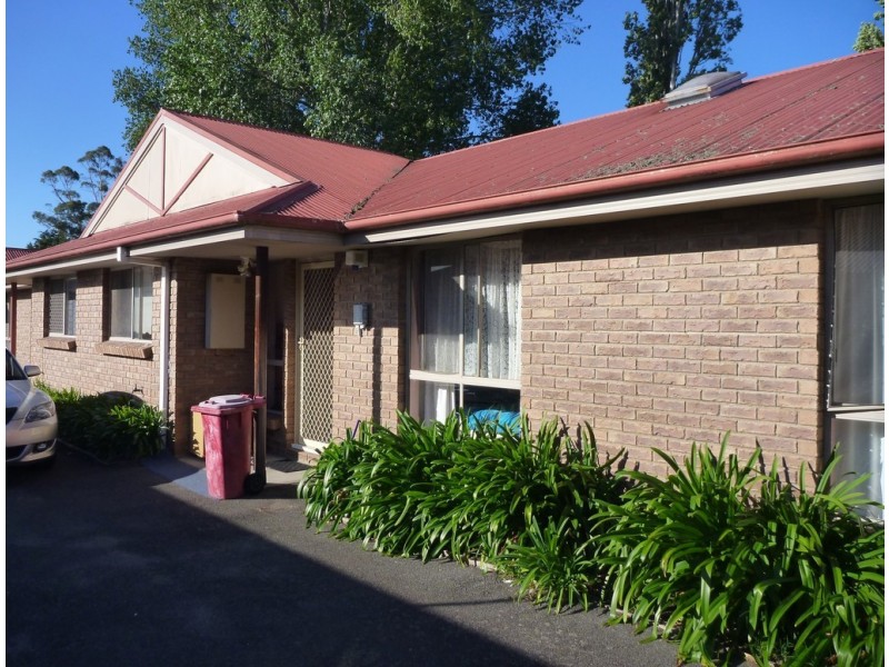 3/4 Roger Retreat, Newnham TAS 7248
