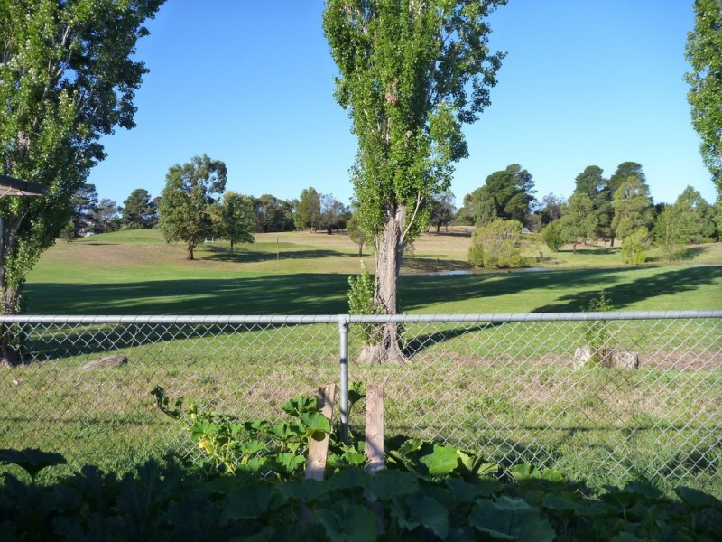 3/4 Roger Retreat, Newnham TAS 7248