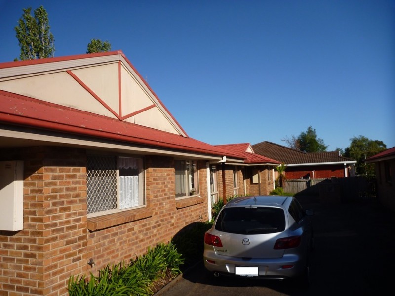 3/4 Roger Retreat, Newnham TAS 7248