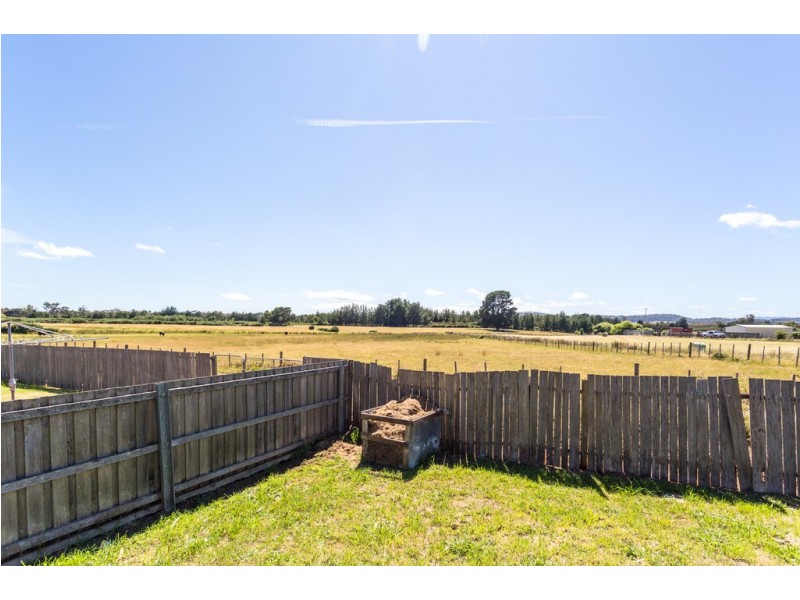 2/212 Weld Street, Beaconsfield TAS 7270