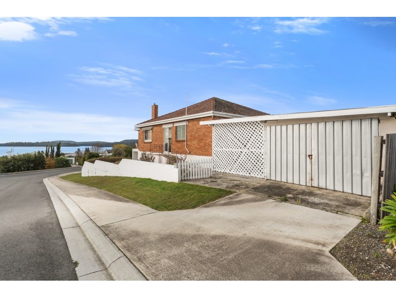 19 Napier Street, Beauty Point TAS 7270