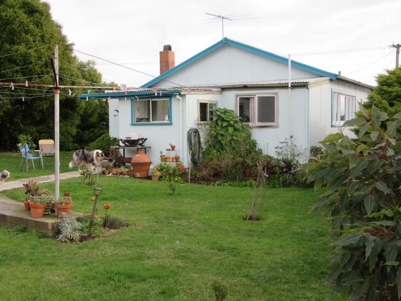 158 Charles Street, Beauty Point TAS 7270
