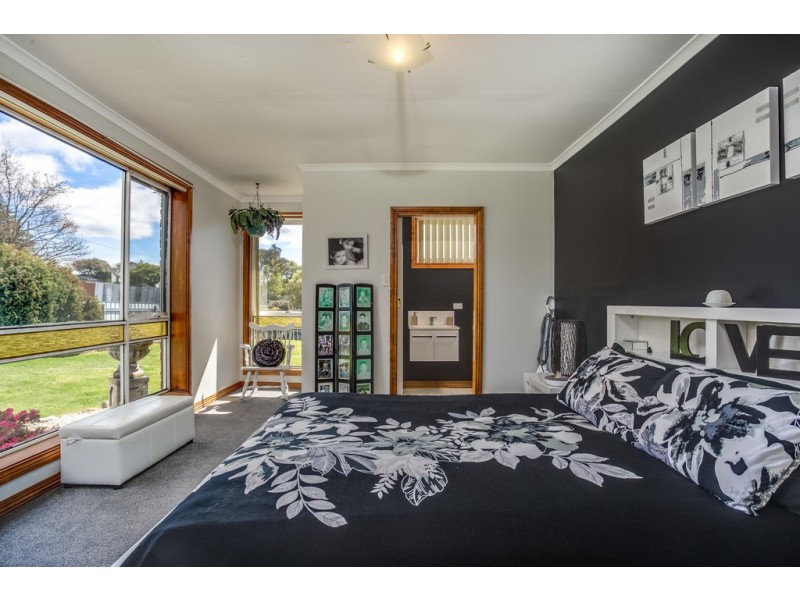 2 Bell Street, Beaconsfield TAS 7270