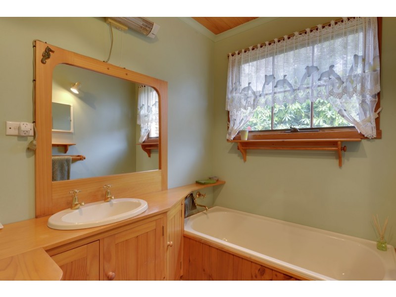 1 Old Coach Road, Gravelly Beach TAS 7276