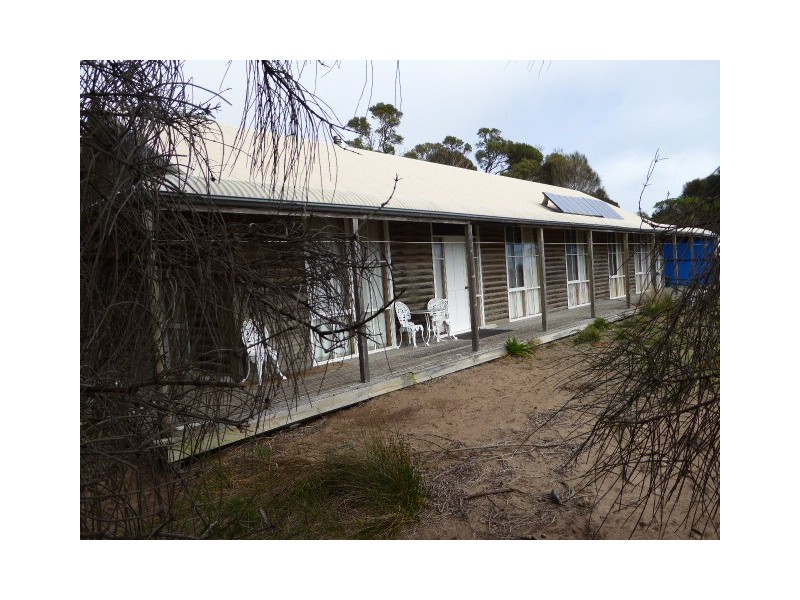 281 Edens Road, Palana, Flinders Island TAS 7255