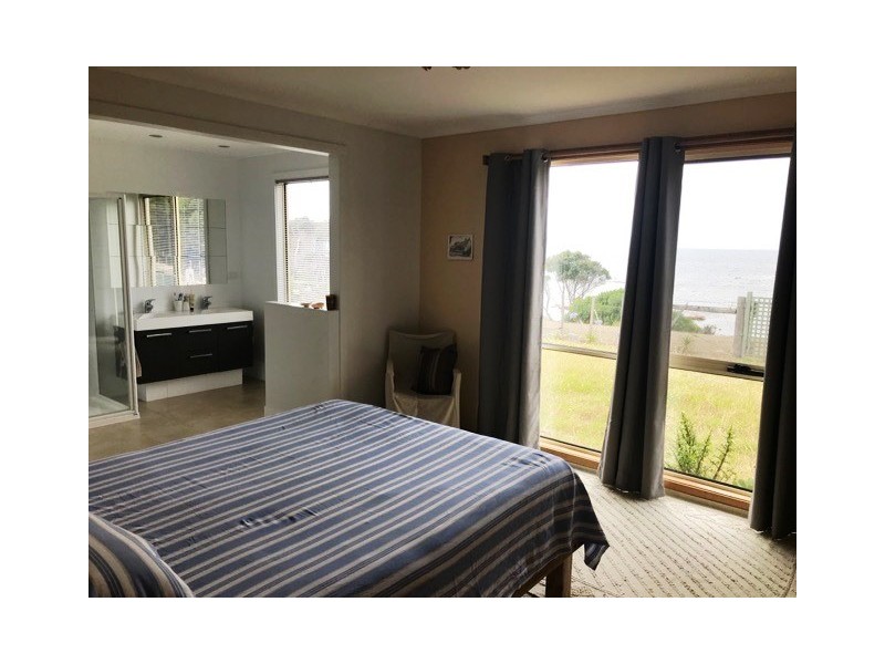 565 West End Road, Leeka TAS 7255