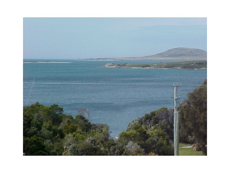 1 Henwood Street, Lady Barron, Flinders Island TAS 7255