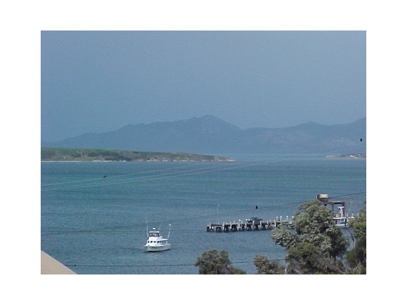 1 Henwood Street, Lady Barron, Flinders Island TAS 7255