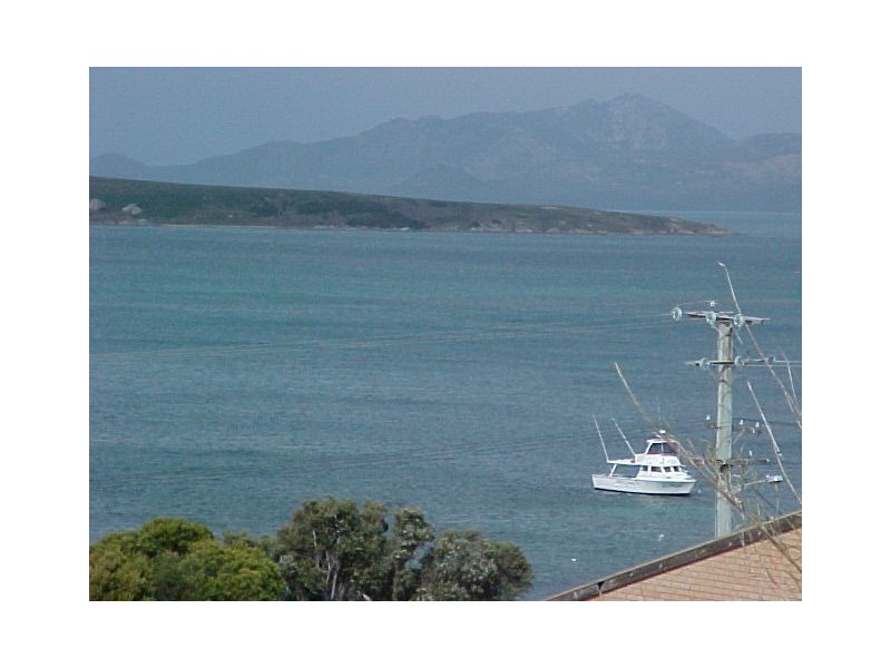 1 Henwood Street, Lady Barron, Flinders Island TAS 7255
