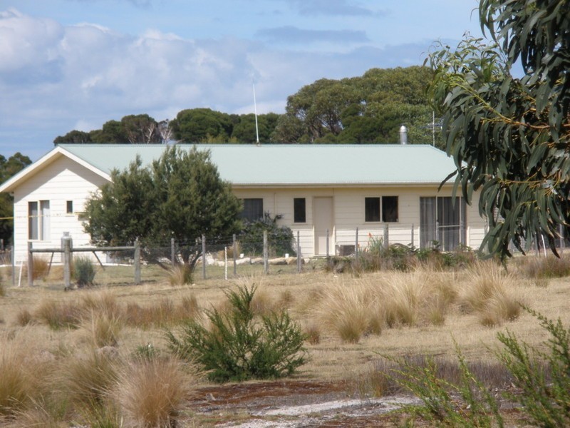 565 West End Road, Flinders Island TAS 7255