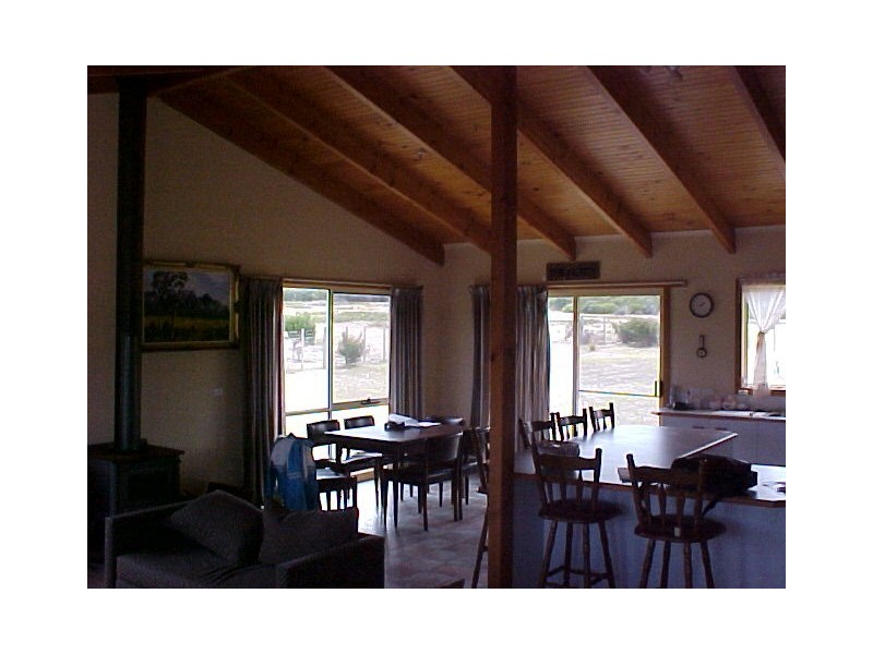 565 West End Road, Flinders Island TAS 7255