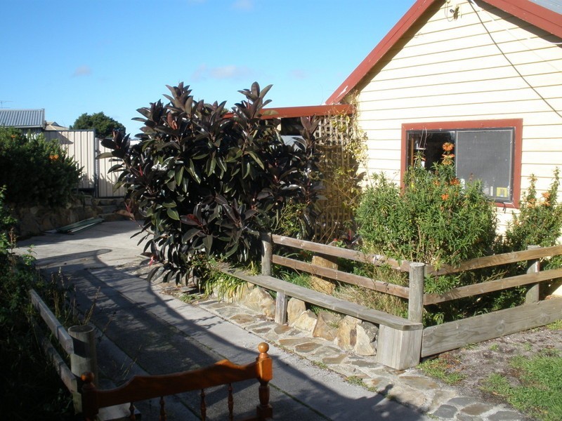 17 Main Street, Lady Barron, Flinders Island TAS 7255