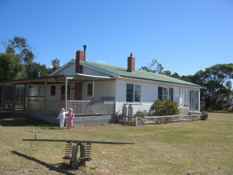 210 Dutchman Road, Lackrana, Flinders Island TAS 7255
