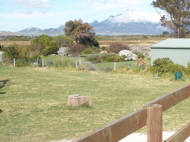 25 Bluff Road, Whitemark, Flinders Island TAS 7255
