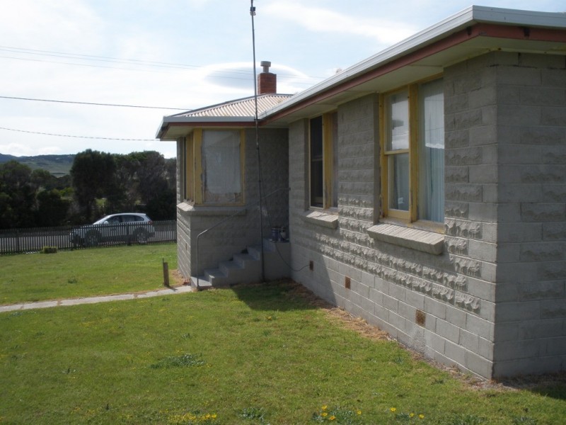 32 Patrick Street, Flinders Island TAS 7255