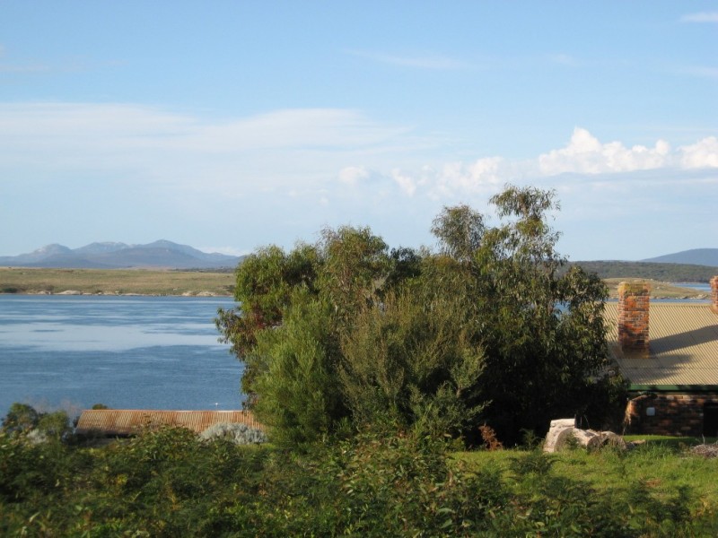 11-13 Franklin Parade, Flinders Island TAS 7255