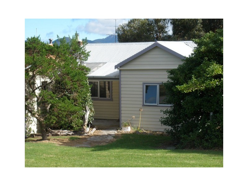8 West Street, Lady Barron, Flinders Island TAS 7255
