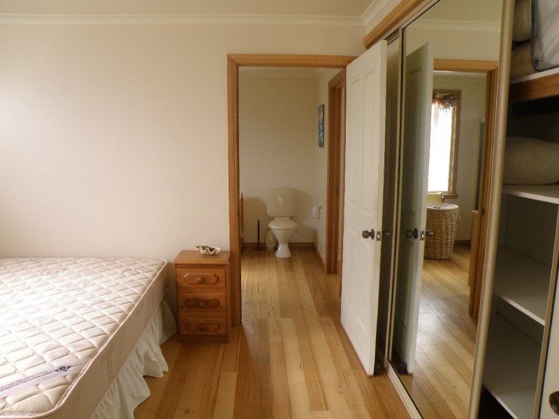 12 Gunter Street, Lady Barron, Flinders Island TAS 7255