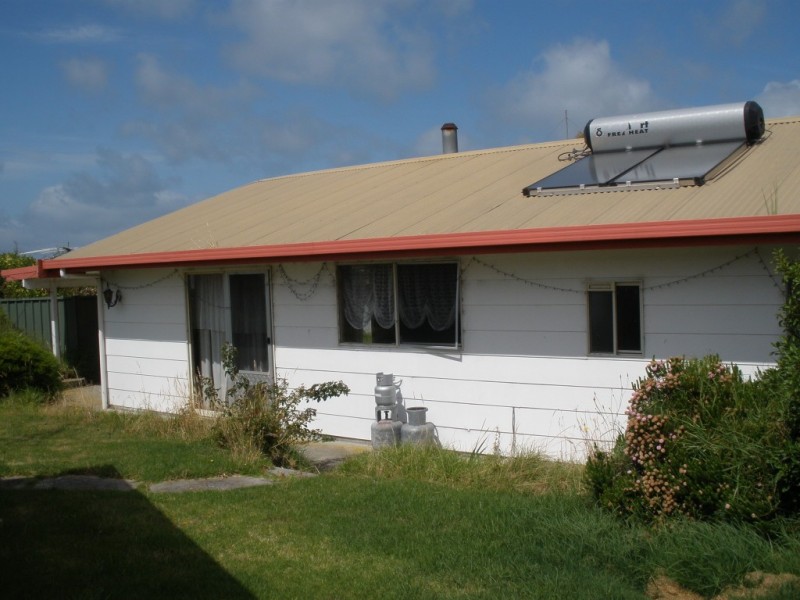 20 Barr Street, Lady Barron, Flinders Island TAS 7255