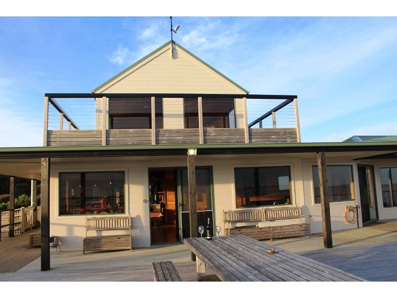 693 West End Road, West End, Flinders Island TAS 7255