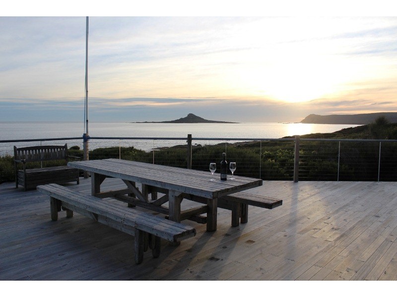 693 West End Road, West End, Flinders Island TAS 7255