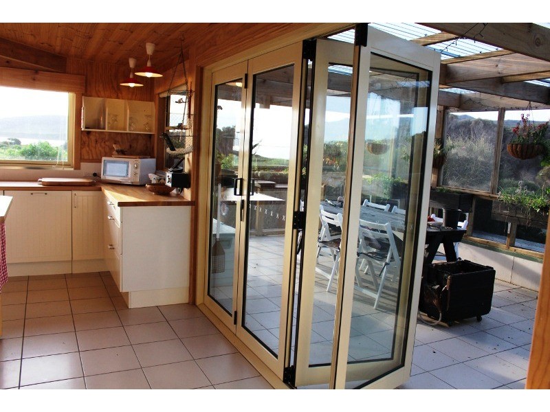 693 West End Road, West End, Flinders Island TAS 7255