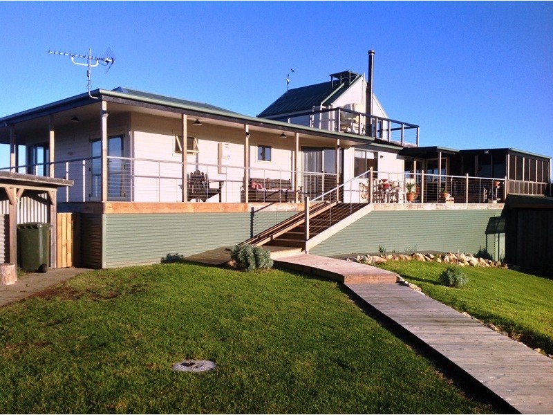 693 West End Road, West End, Flinders Island TAS 7255