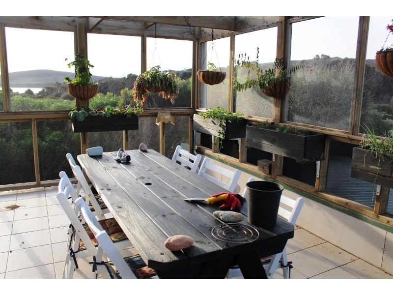 693 West End Road, West End, Flinders Island TAS 7255