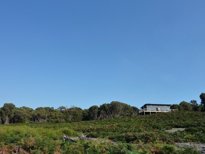 590 North East River Road, Flinders Island TAS 7255