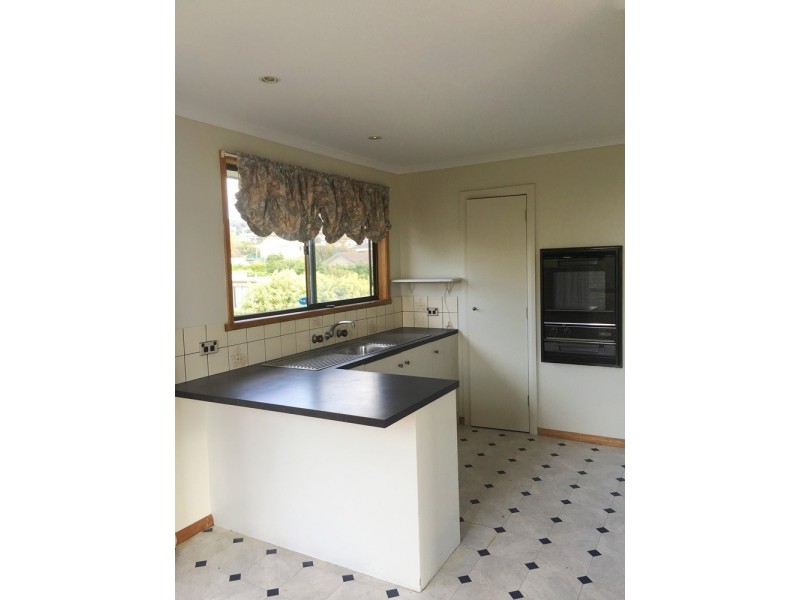 4A Pearsall Avenue, Blackmans Bay TAS 7052