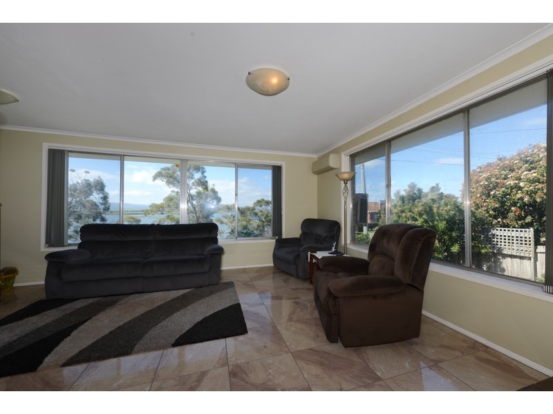 8 Lake Vue Parade, Midway Point TAS 7171