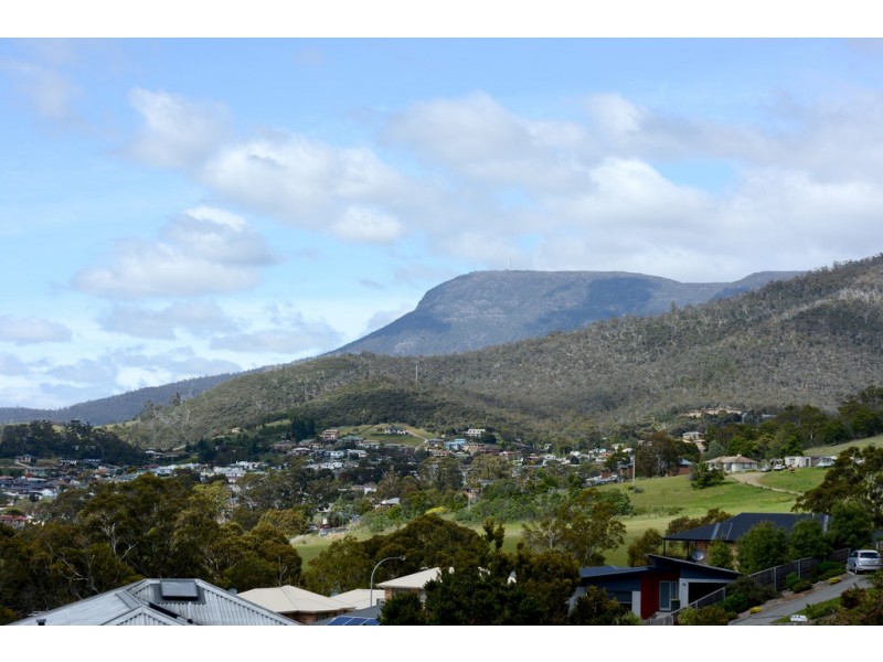 8 Rosanna Court, Claremont TAS 7011