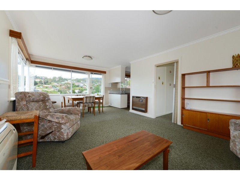 4 Manly Avenue, Lindisfarne TAS 7015