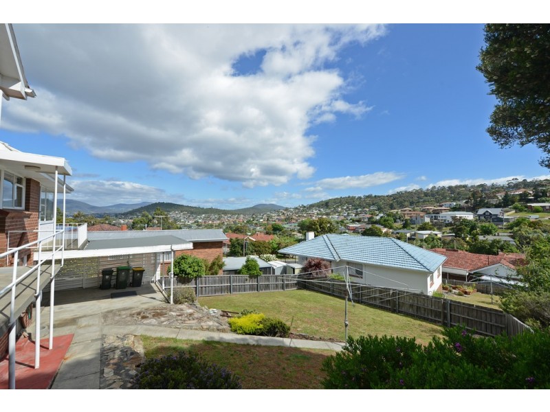4 Manly Avenue, Lindisfarne TAS 7015
