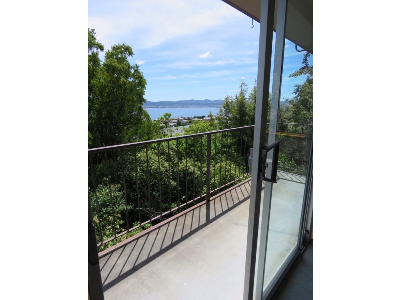 1/311 Churchill Avenue, Sandy Bay TAS 7005