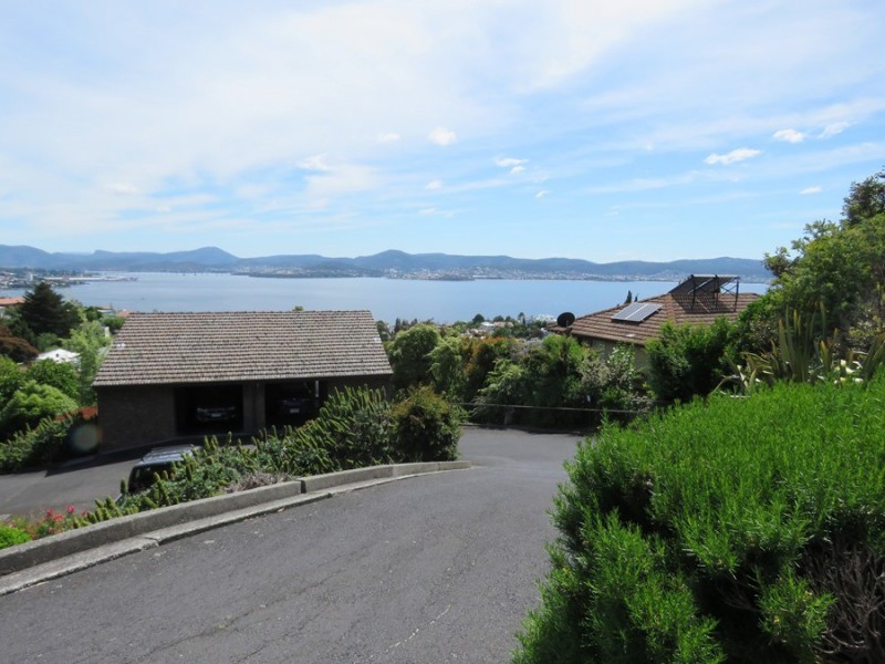 1/311 Churchill Avenue, Sandy Bay TAS 7005