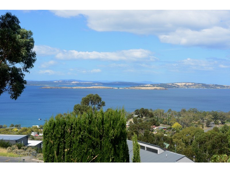74 Coolamon Road, Taroona TAS 7053