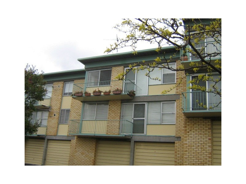 13/10 Ballawinnie Road, Lindisfarne TAS 7015