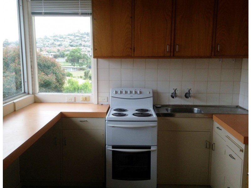 13/10 Ballawinnie Road, Lindisfarne TAS 7015