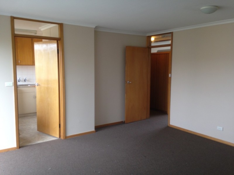 13/10 Ballawinnie Road, Lindisfarne TAS 7015