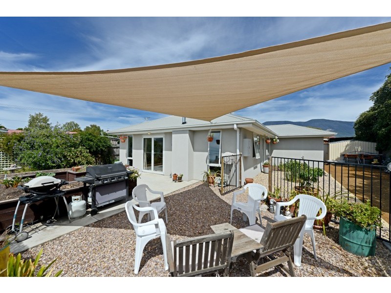2/20a McGough Street, Glenorchy TAS 7010