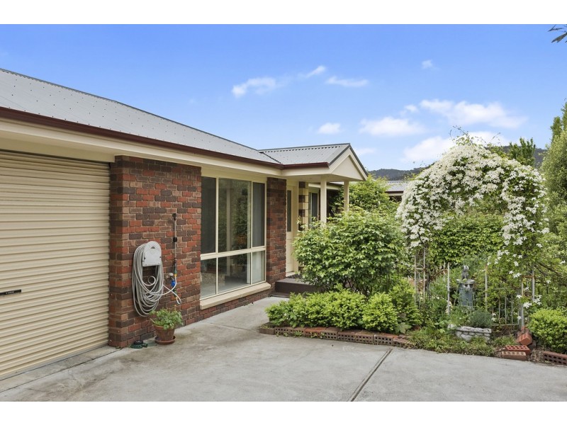 31 Pioneer Avenue, New Norfolk TAS 7140