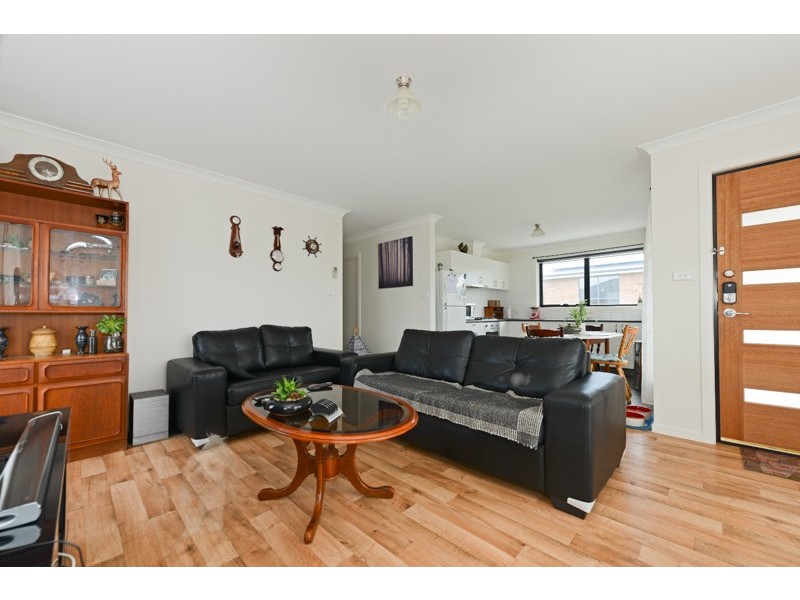 8 Barrob Street, Old Beach TAS 7017